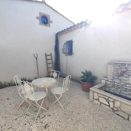 Le Citronnier מלון La Capelle-et-Masmolene